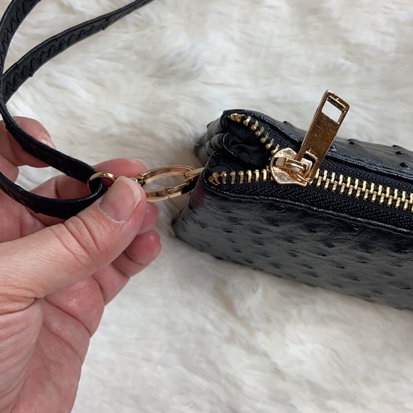 Black Crossbody Adjustable Purse - Picture 6 of 11